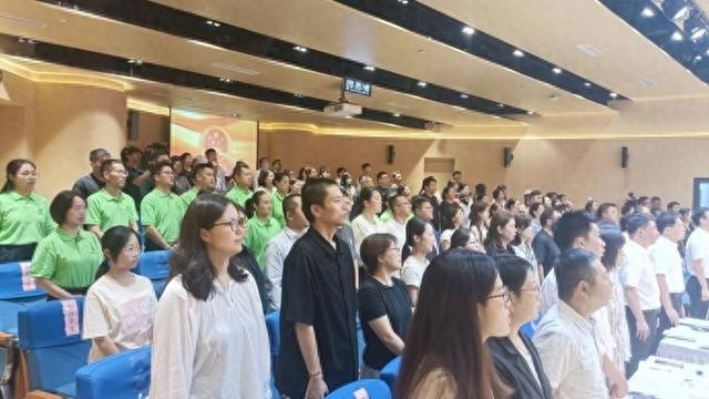 9月28日上午，上海开放大学与上海市民政局合作举办的“养老服务管理”专业举行新生开学典礼。本文图片均为上海开放大学供图