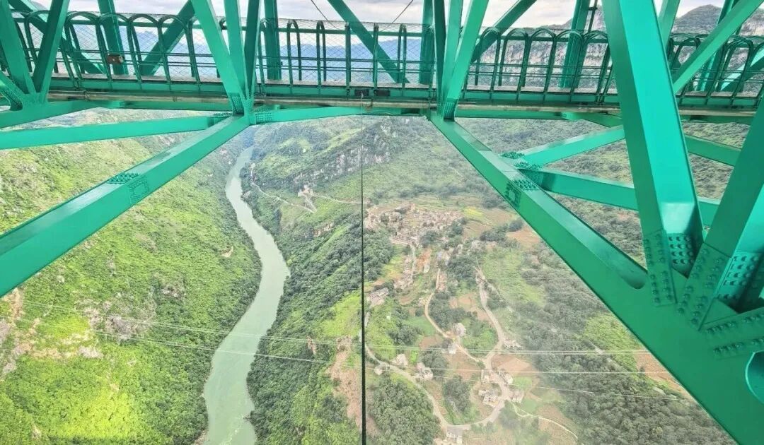 高空荡绳