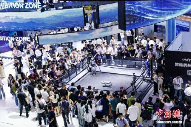 第四届全球数贸会期间，“杭州六小龙”展位人气颇高。主办方 供图